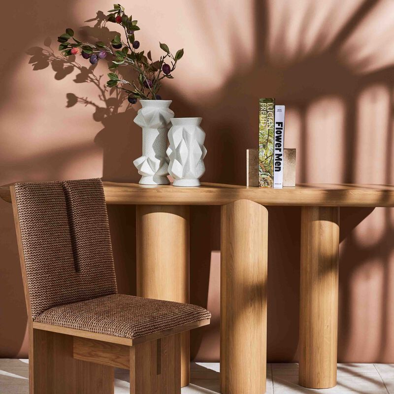 مزهرية أكورديون متوسطة بيضاء جوناثان أدلر مزهرية أكورديون متوسطة بيضاء