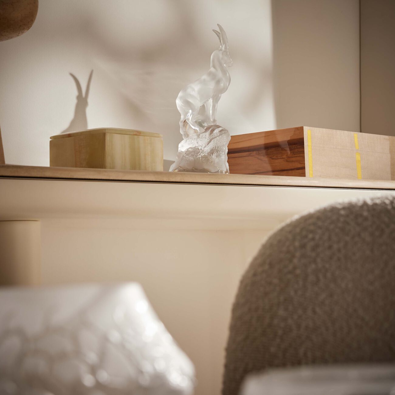 لاليك منحوتة تيرامينيرال آيبيكس متوسطة الحجم شفافة