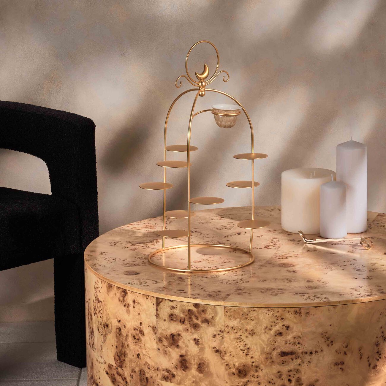 Peacock Extravaganza Pastry Stand & Coffee Cup Holder Gold villari peacock extravaganza pastry stand coffee cup holder gold