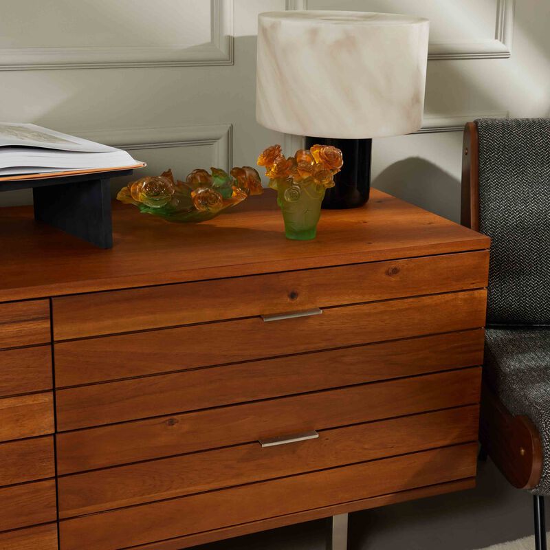 دوم مزهرية روز صغيرة جدًا خضراء