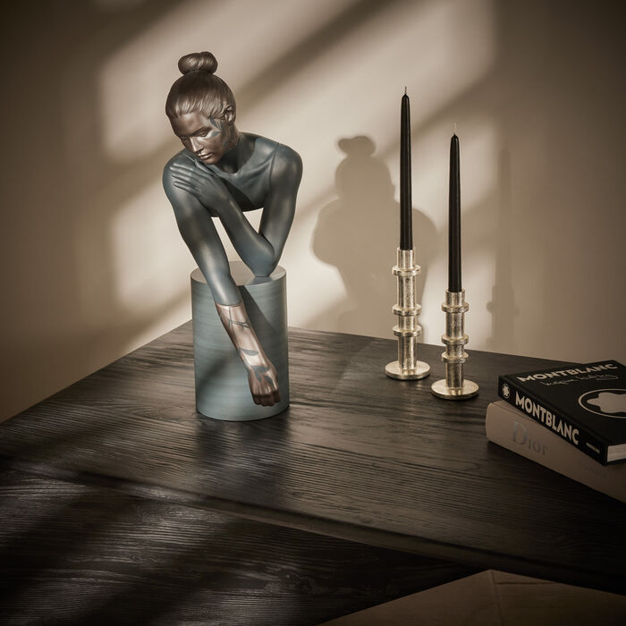 لادرو منحوتة ريفلكشنز أوف نيتشر متوسطة سوداء  من أجلها