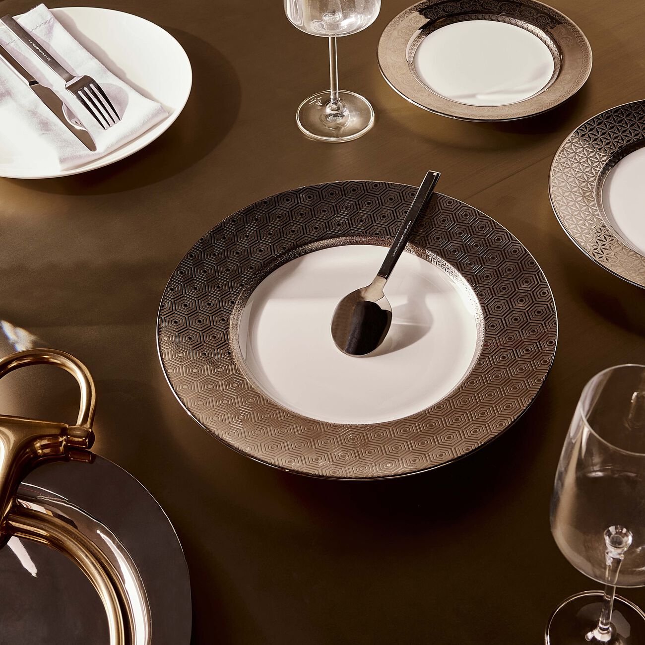 Divine Service Plate Round Silver 32cm bernardaud divine service plate round silver 32cm