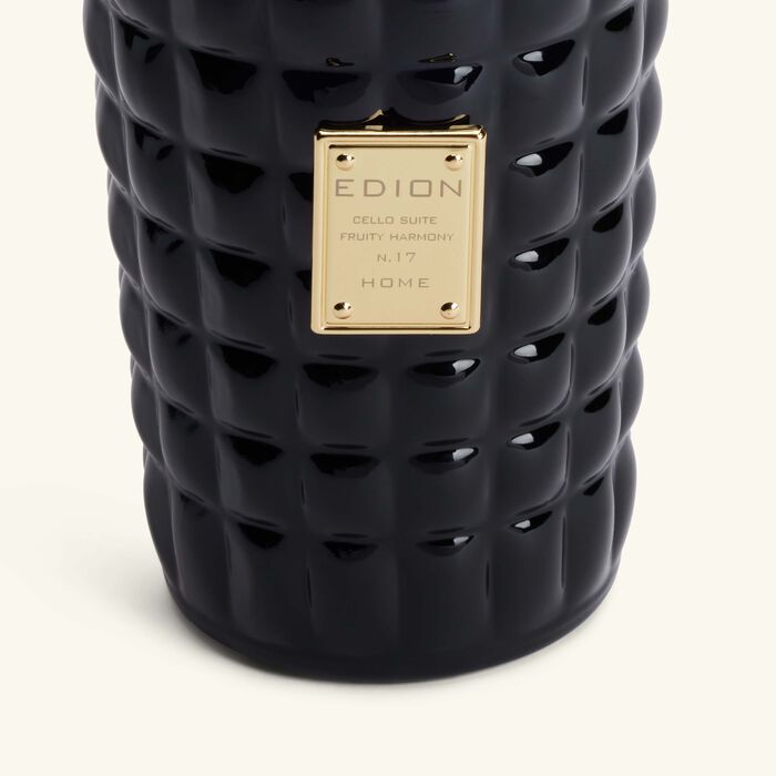 إديون الشمعة العطرية تشيلو سويت نمبر 17 فروتي هارموني نيرو   500 غ