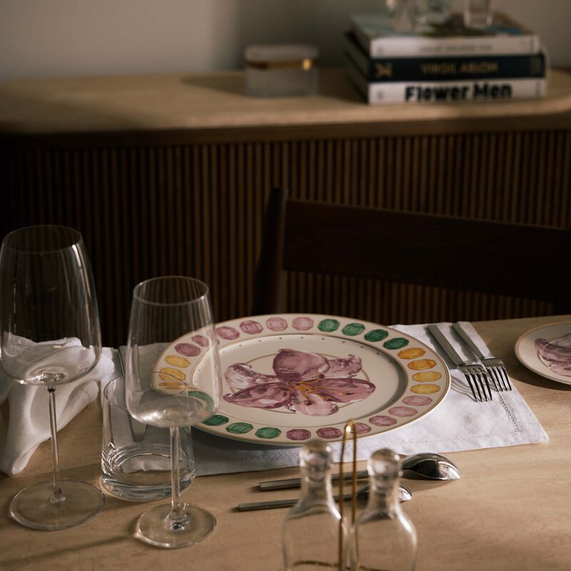 روزنتال طبق الضيافة المستدير آيديليا   33 سم   مزيّن بنقش على شكل زنبقة