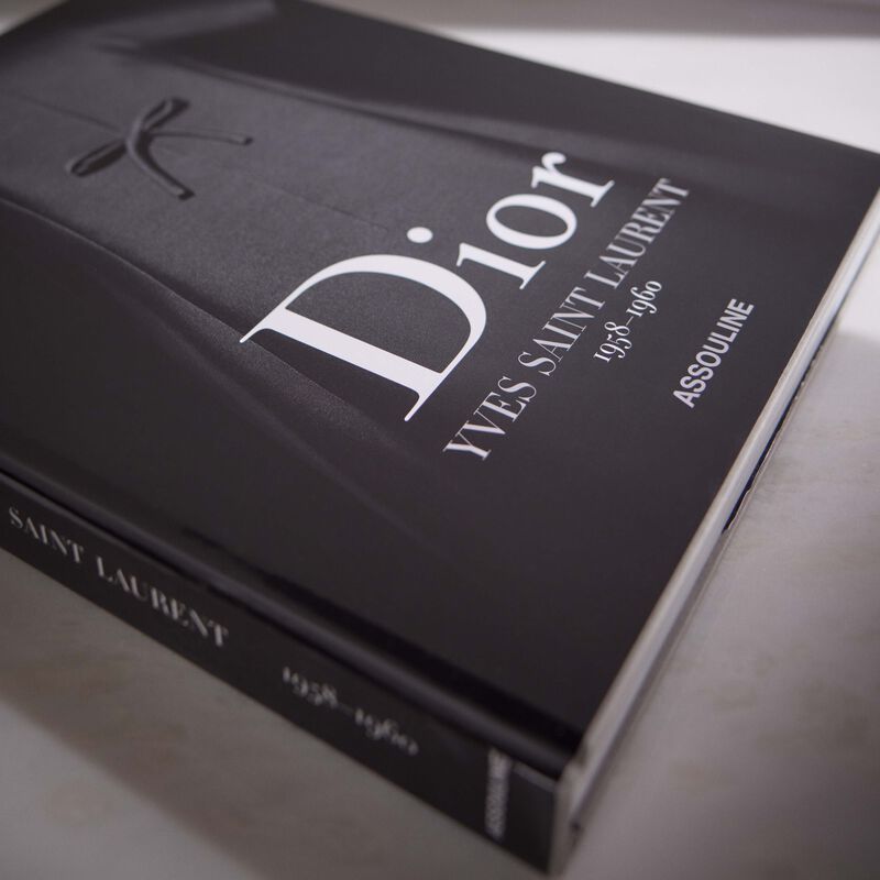 آسولين كتاب ديور من إيف سان لوران 37x30 سم
