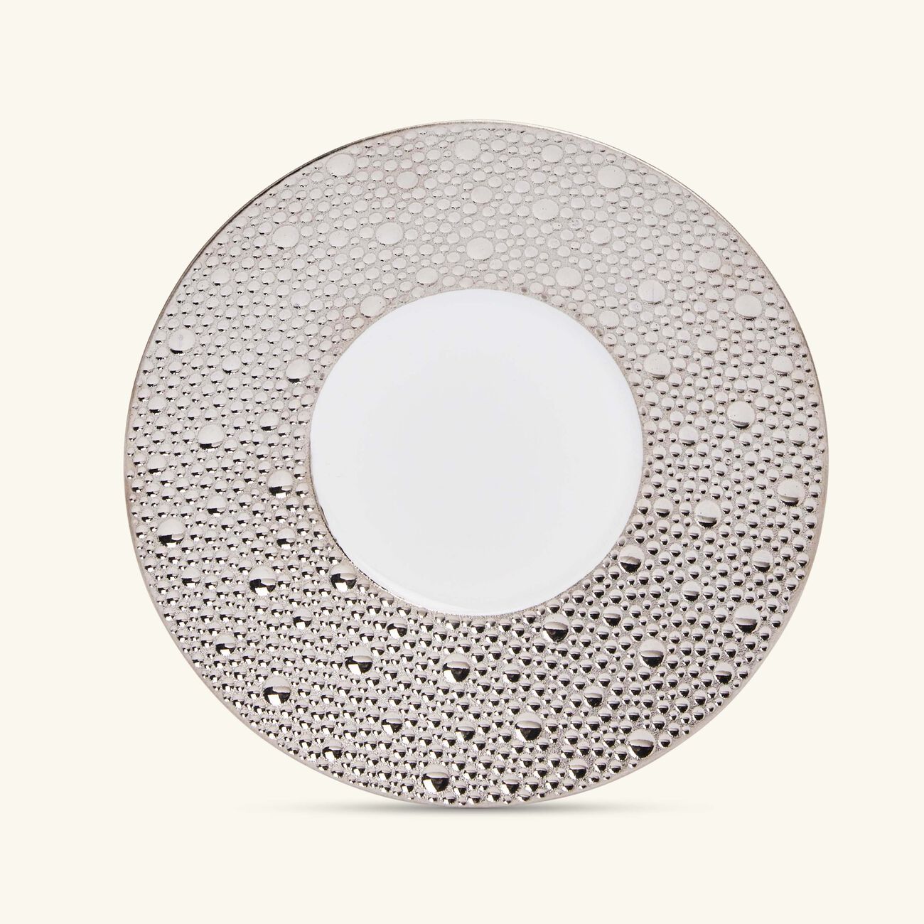 برناردو فنجان الشاي إكيوم بلاتين مع صحنه أبيض