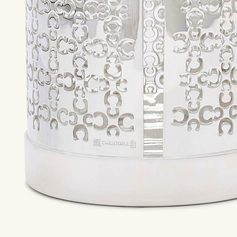 حامل الشموع آيكونك باللون الفضي كريستوفل حامل الشموع آيكونك باللون الفضي