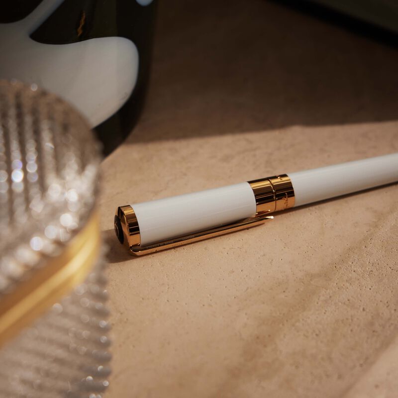 اس تي دوبون قلم الحبر السائل  رولربول  ليبرتي باللون الأبيض