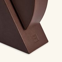 مسند كتب بني تكعيبي التصميم - لإسناد الكتب من اليمين آسولين مسند كتب بني تكعيبي التصميم لإسناد الكتب من اليمين