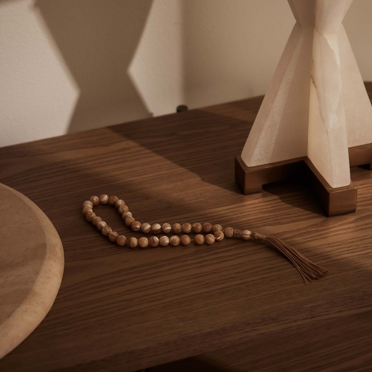 لايت اوف سكينة طقم شكر كاراميل شيل من عطر ومسبحة