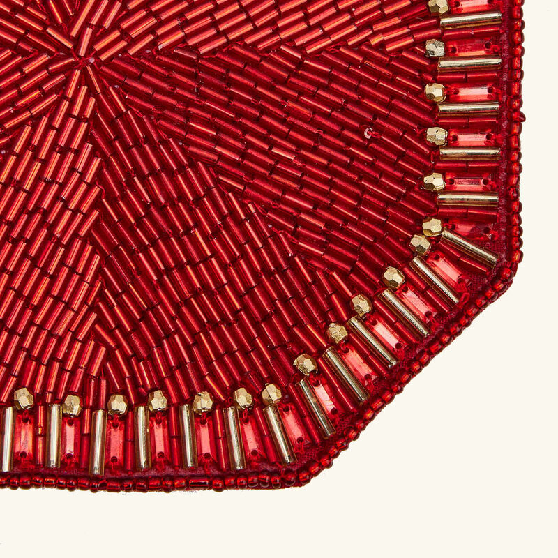 طقم لوكسور المؤلف من 4 قواعد أكواب حمراء كيم سيبيرت طقم لوكسور المؤلف من 4 قواعد أكواب حمراء