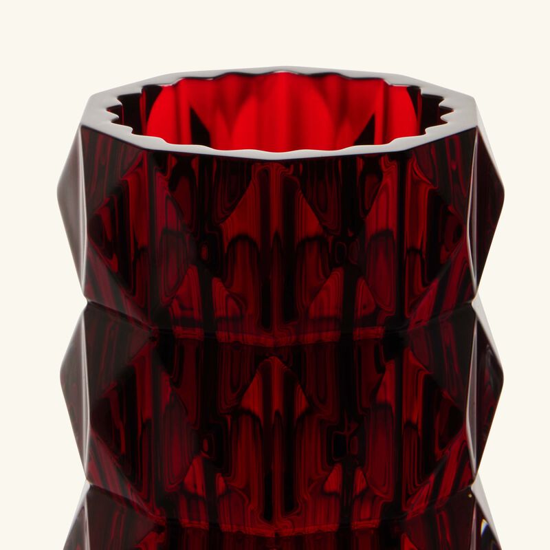 باكارا مزهرية لوكسور المستديرة الحمراء بالحجم الصغير