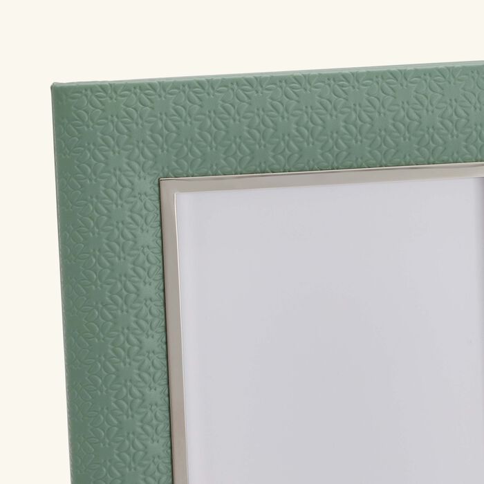 جيوبانيارا إطار الصور إيلي صعب مونوغرام أجاتا باللون الأخضر 27x21 سم