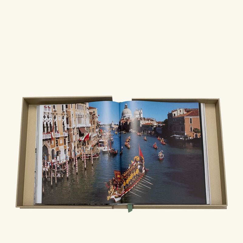 كتاب فينيس لا سيرينيسيما - 48 × 41 سم آسولين كتاب فينيس لا سيرينيسيما 48 41 سم
