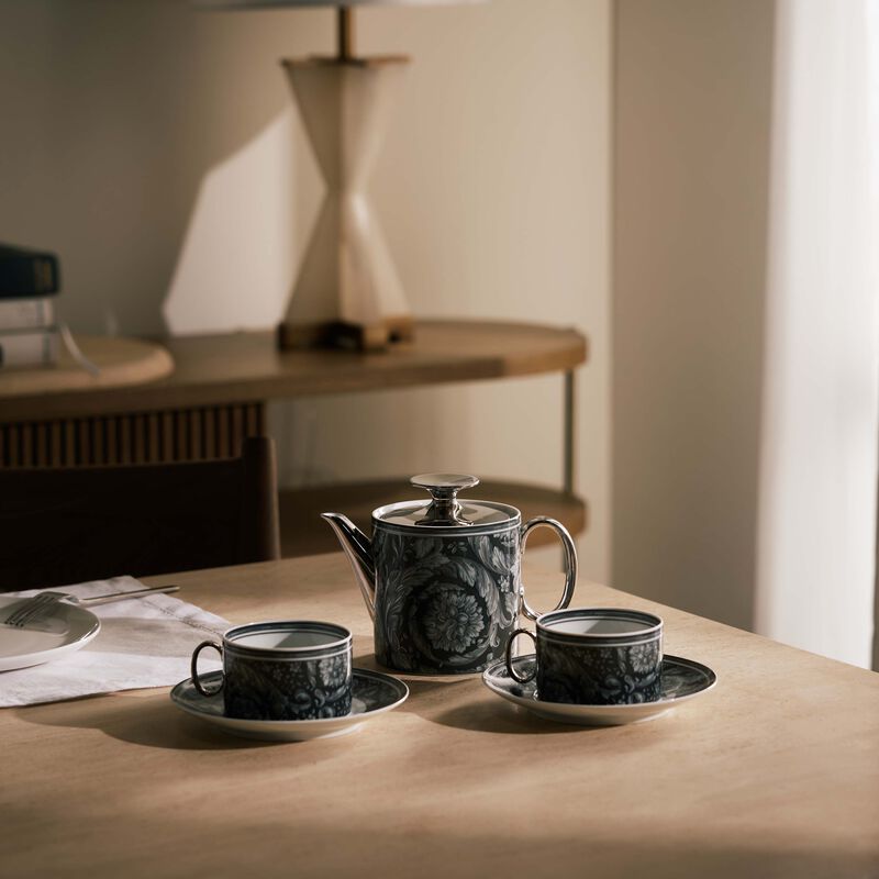 فيرساتشي طقم الشاي باروكو بلون أسود دخاني