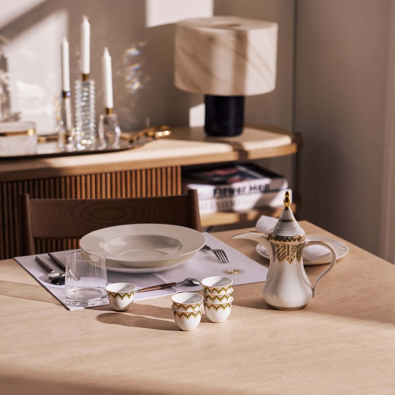 برناردو طقم أوغوستا من 4 فناجين للقهوة العربية مع صحونها