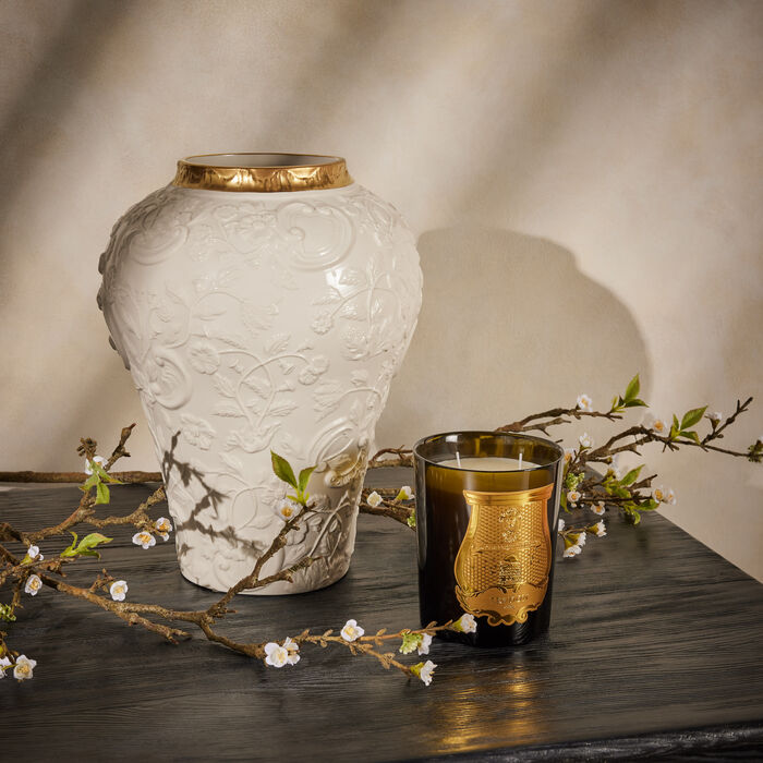 فيلاري مزهرية تاورمينا متوسطة الحجم بيضاء