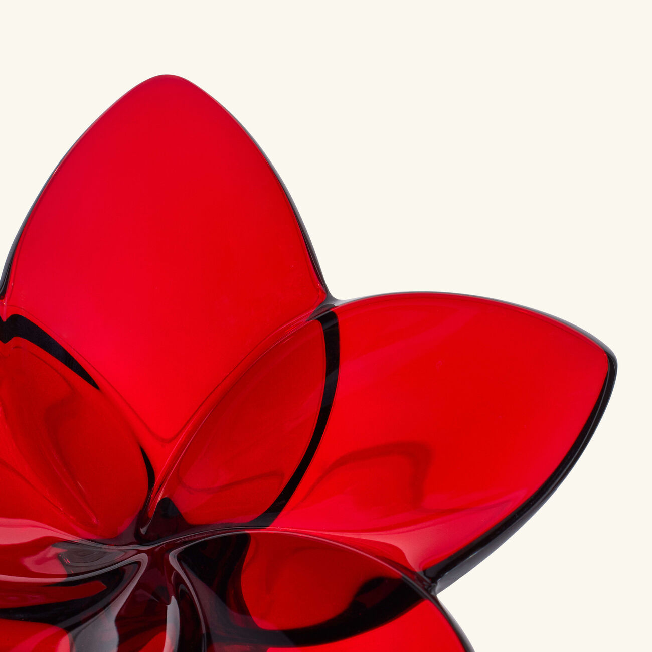 باكارا منحوتة ذا بلوم صغيرة حمراء