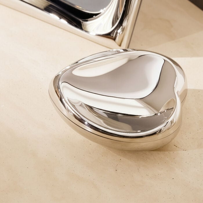 جورج جنسن علبة على شكل قلب فضية