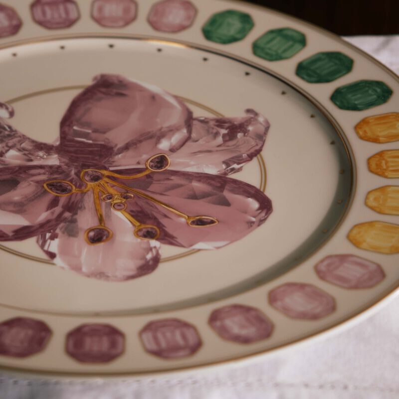 روزنتال طبق الضيافة المستدير آيديليا   33 سم   مزيّن بنقش على شكل زنبقة