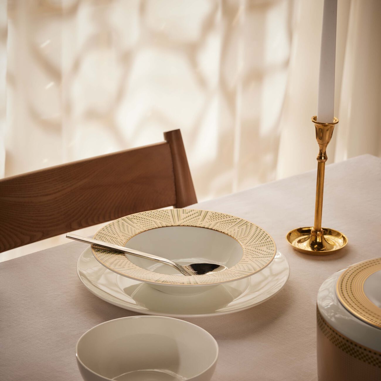 برناردو طبق الحساء أوغوستا بتصميم دائري 22 سم