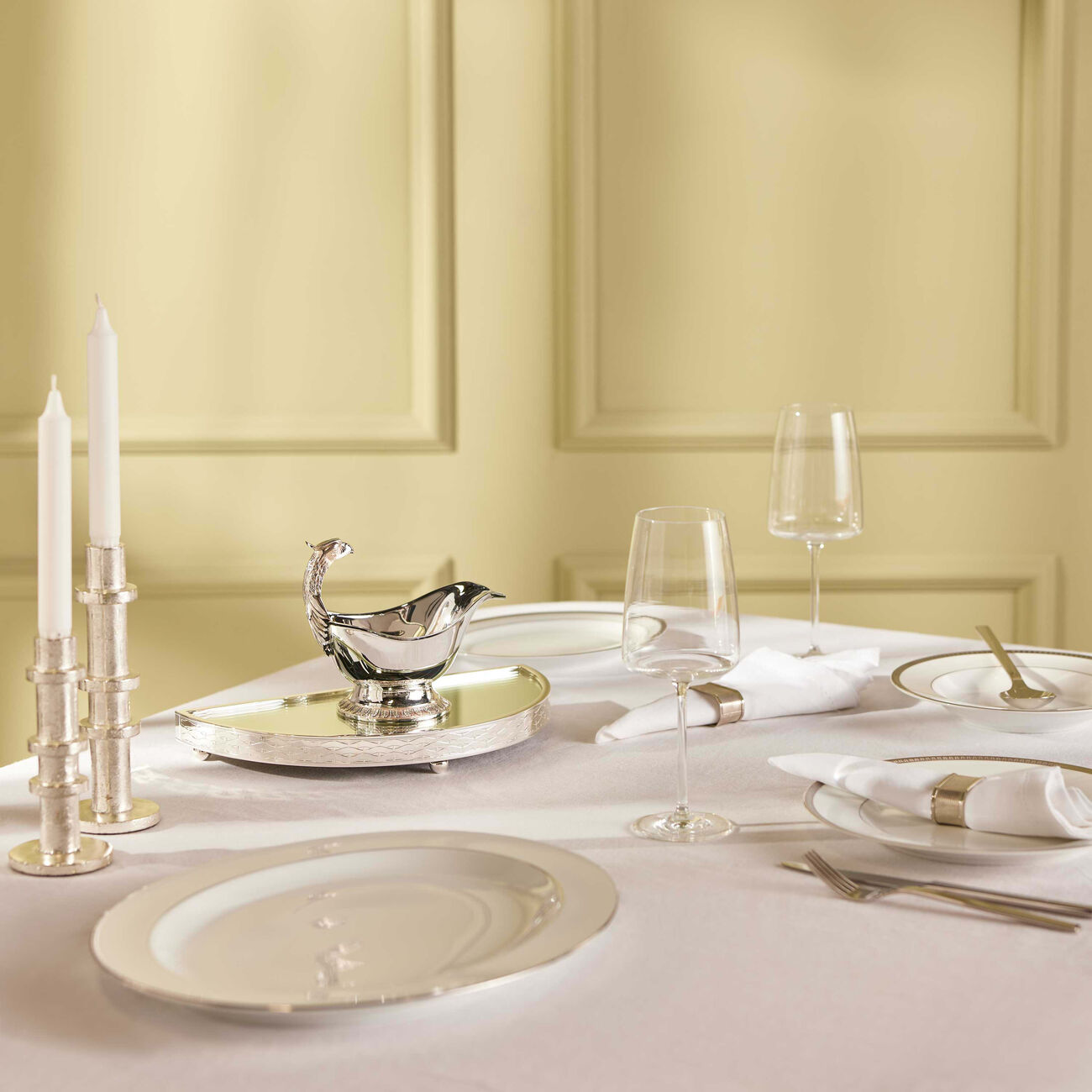 وعاء الصلصات مالميزون باللون الفضي كريستوفل وعاء الصلصات مالميزون باللون الفضي