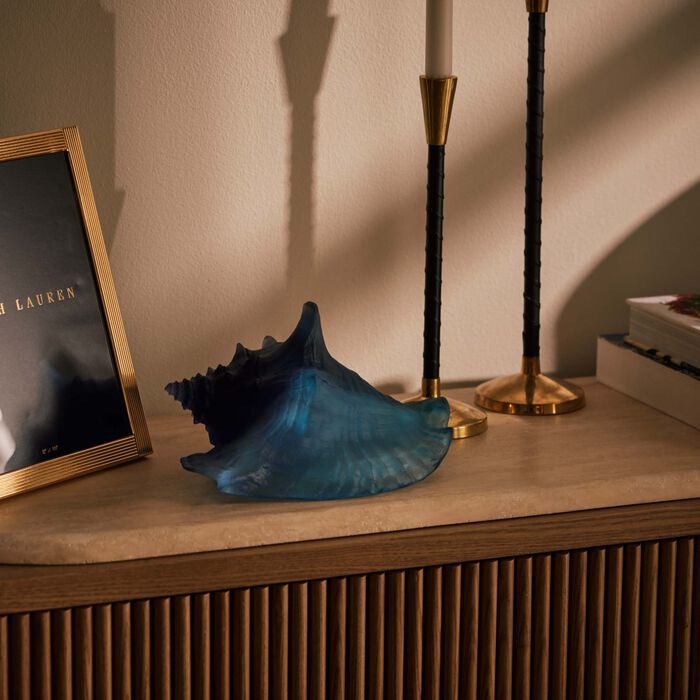 منحوتة مير دو كوراي على شكل صدفة صغيرة زرقاء دوم منحوتة مير دو كوراي على شكل صدفة صغيرة زرقاء