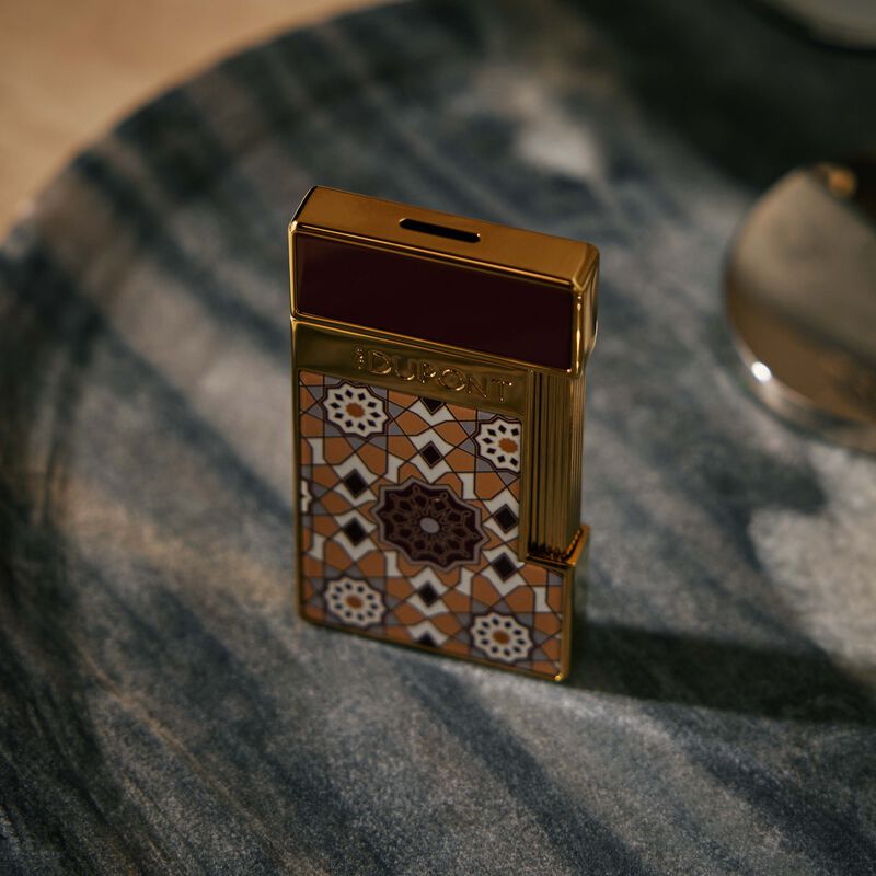 st dupont alhambra lighter red