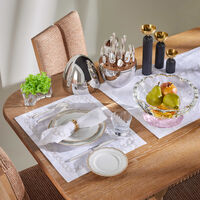 مجموعة مائدة الطعام للعيد