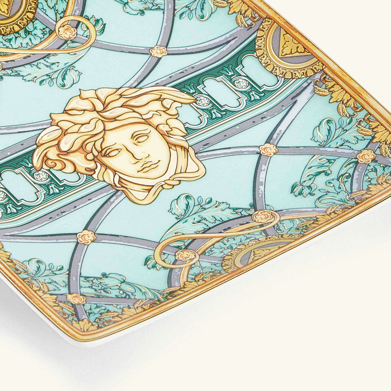 فيرساتشي صينية الحلى والمجوهرات سكالا ديل بالاتزو فيردي مربعة صغيرة جدًا خضراء