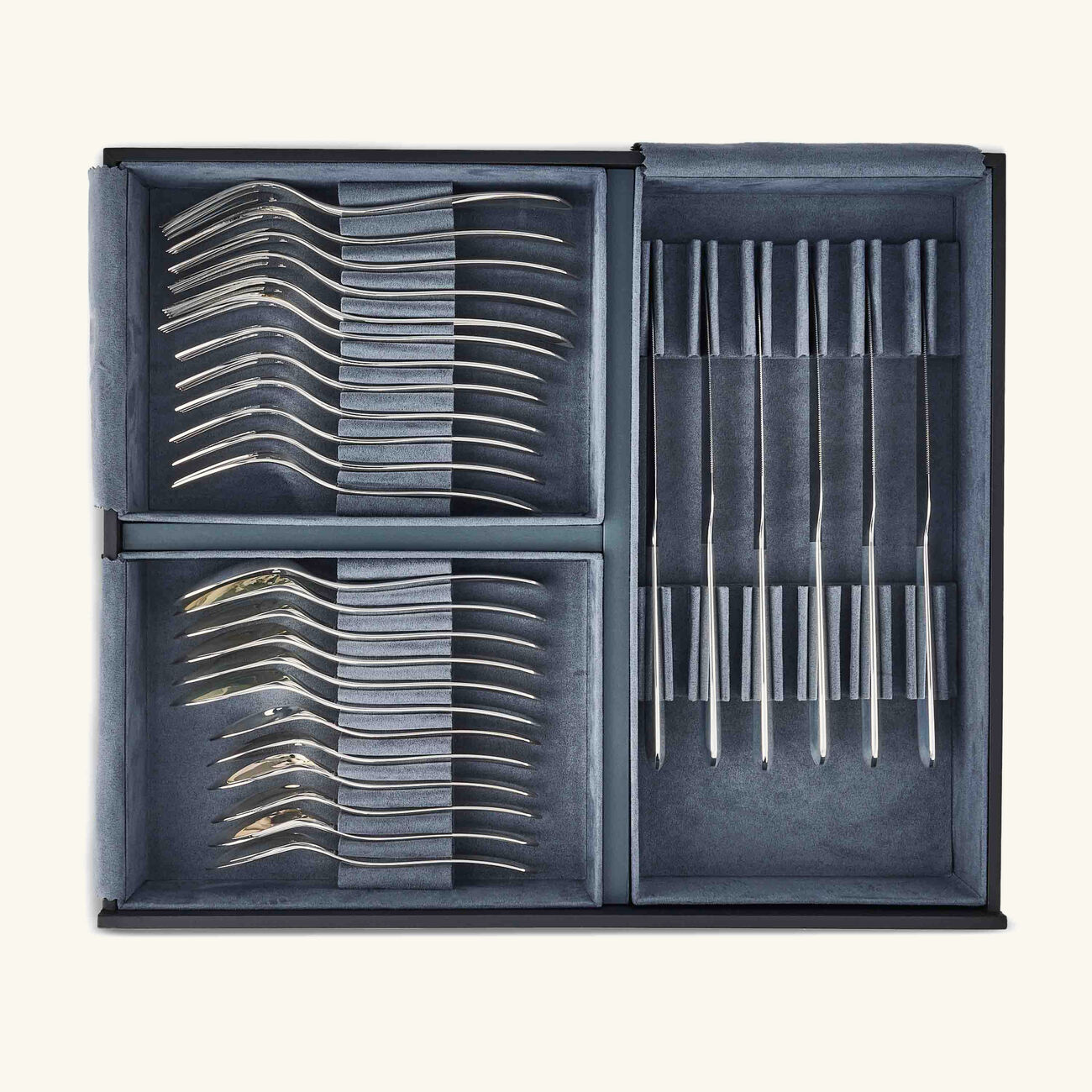 كريستوفل طقم الفضيات إنفيني مؤلف من 76 قطعة باللون الفضي