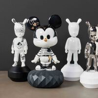 لادرو منحوتة ميكي ماوس صغيرة