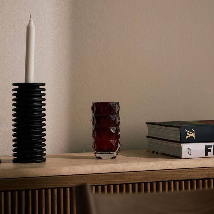 مزهرية لوكسور المستديرة الحمراء بالحجم الصغير باكارا مزهرية لوكسور المستديرة الحمراء بالحجم الصغير