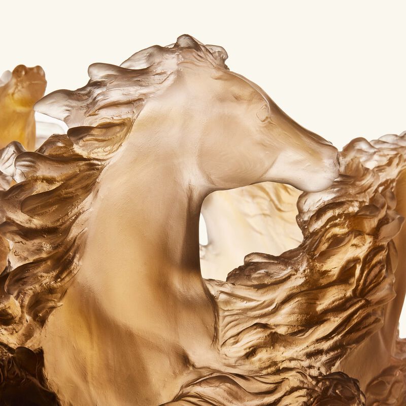 دوم مزهرية كافالكاد المزججة بنية اللون   بالحجم الكبير   إصدار محدود