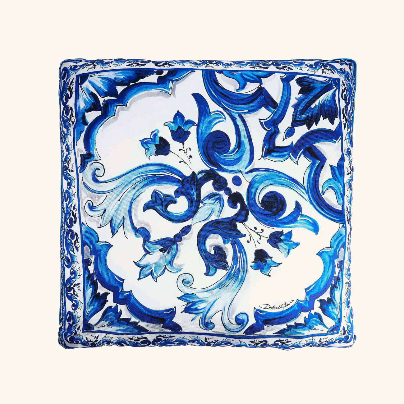 وسادة بلو ميديترانيو فيوري بيكولو من حرير التويل دولتشي أند غابانا كازا وسادة بلو ميديترانيو فيوري بيكولو من حرير التويل