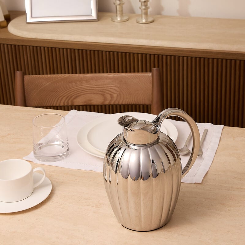 إبريق بيرنادوت للقهوة والشاي فضي جورج جنسن إبريق بيرنادوت للقهوة والشاي فضي