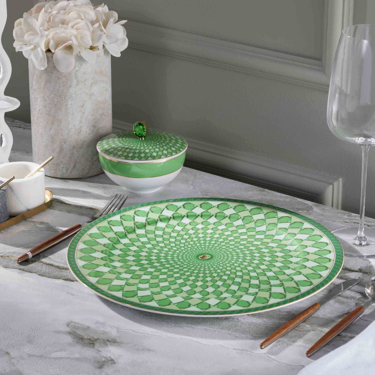 Signum Fern Charger Plate Round Green 33cm rosenthal signum fern charger plate round green 33cm