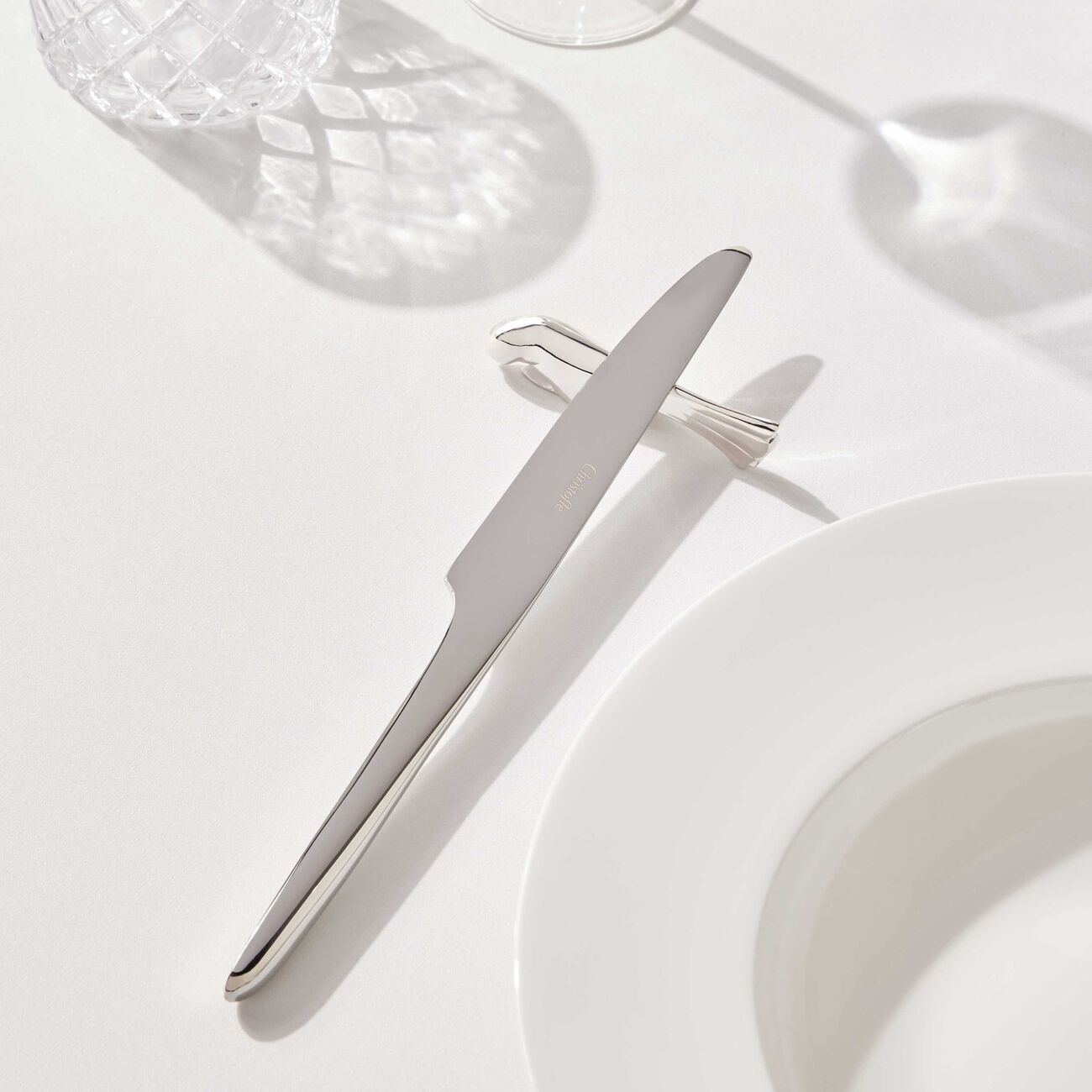 كريستوفل طقم غاليا من مسندين للسكاكين على شكل طاووس مطلي بالفضة