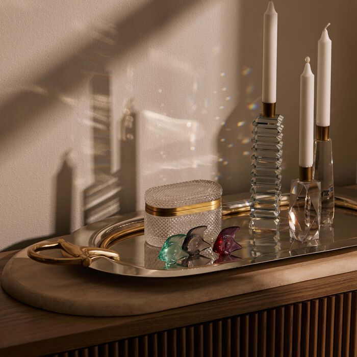 لاليك منحوتة على شكل سمكة صغيرة فوشيا