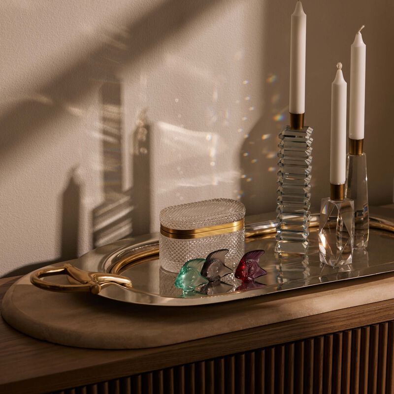 منحوتة على شكل سمكة صغيرة فوشيا لاليك منحوتة على شكل سمكة صغيرة فوشيا