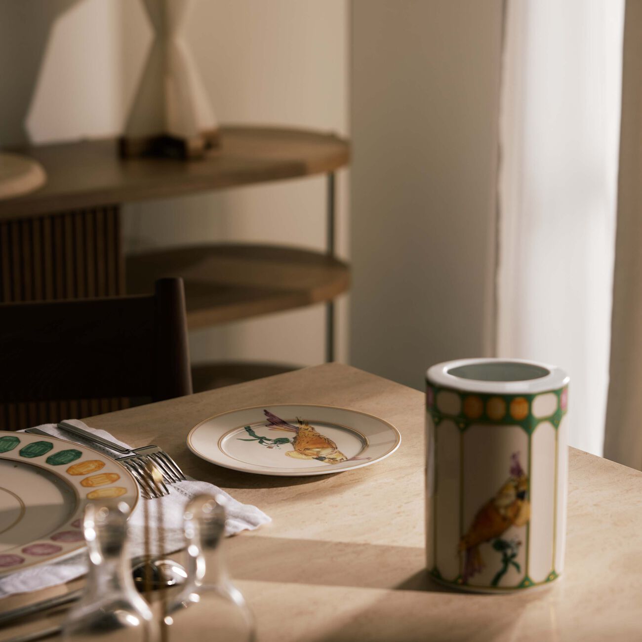 روزنتال طبق آيديليا المستدير للخبز والزبدة   18 سم   مزيّن بنقش على شكل ببغاء الكوكاتو