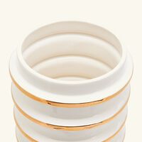 مزهرية أوربيت على شكل جرة متوسطة بيضاء جوناثان أدلر مزهرية أوربيت على شكل جرة متوسطة بيضاء