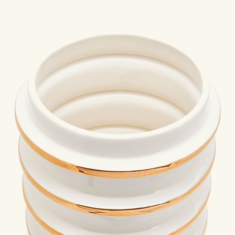 مزهرية أوربيت على شكل جرة متوسطة بيضاء جوناثان أدلر مزهرية أوربيت على شكل جرة متوسطة بيضاء