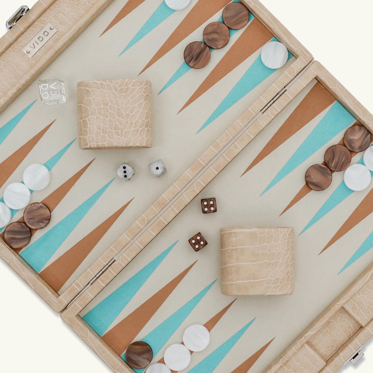 Alligator Backgammon Set Medium vido alligator backgammon set medium