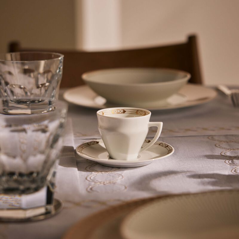 باكارا طقم تاليران المؤلف من فنجانين للقهوة مع صحنيهما باللون الذهبي