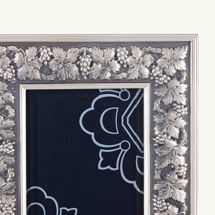 buccellati grapes leaves picture frame 8x12cm