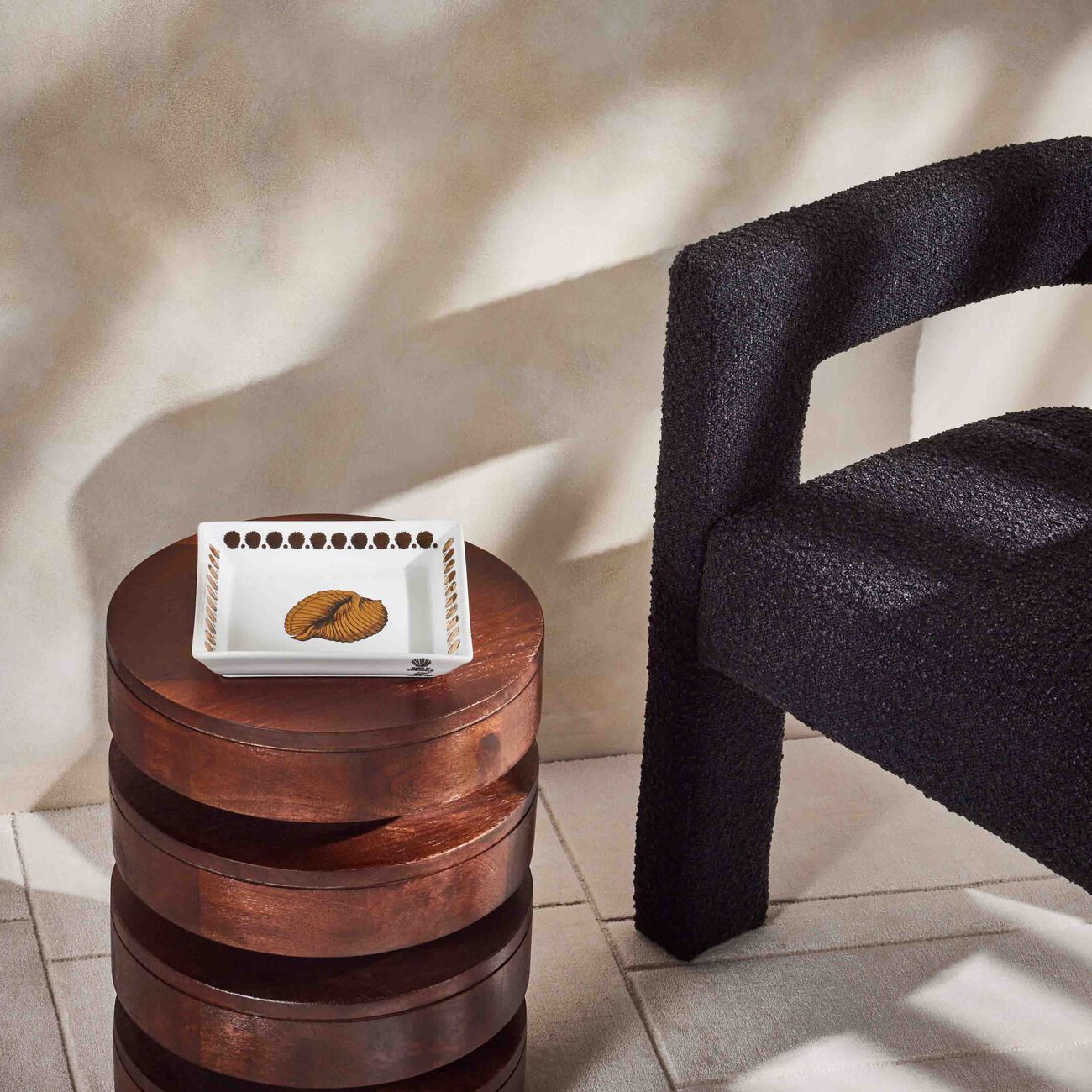 Giro di Conchiglie Trinket Tray Square Small Gold fornasetti giro di conchiglie trinket tray square small gold