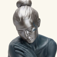 لادرو منحوتة ريفلكشنز أوف نيتشر متوسطة سوداء  من أجلها