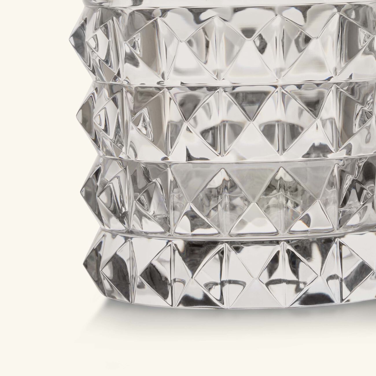 باكارا إناء لوكسور باللون الأحمر