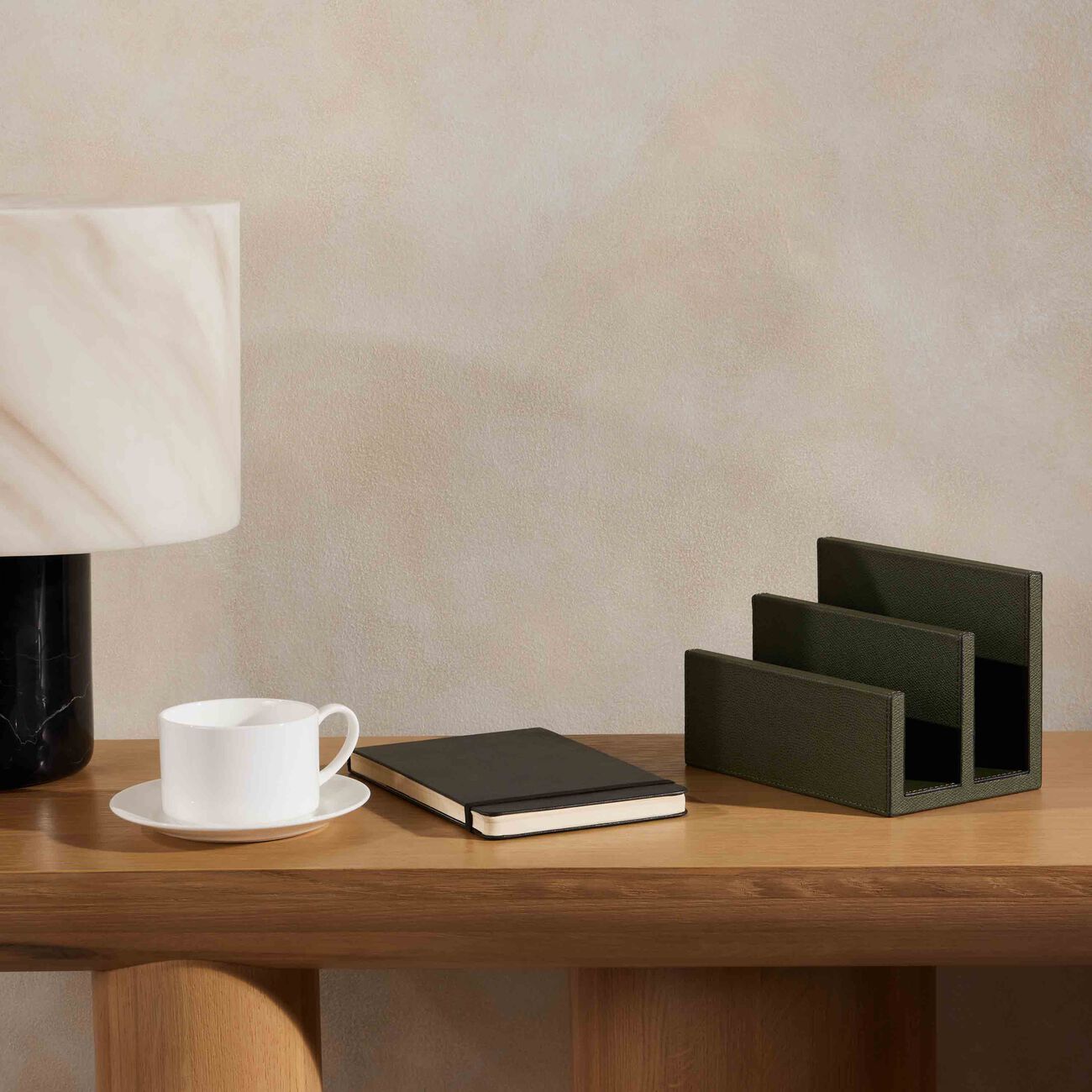 جيوبانيارا حامل ظروف الرسائل آرثر باللون الأخضر